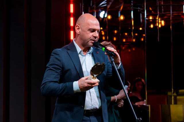 награда лидер на годината